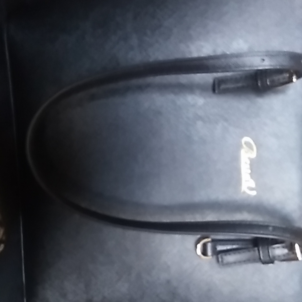 A woman's handbag
